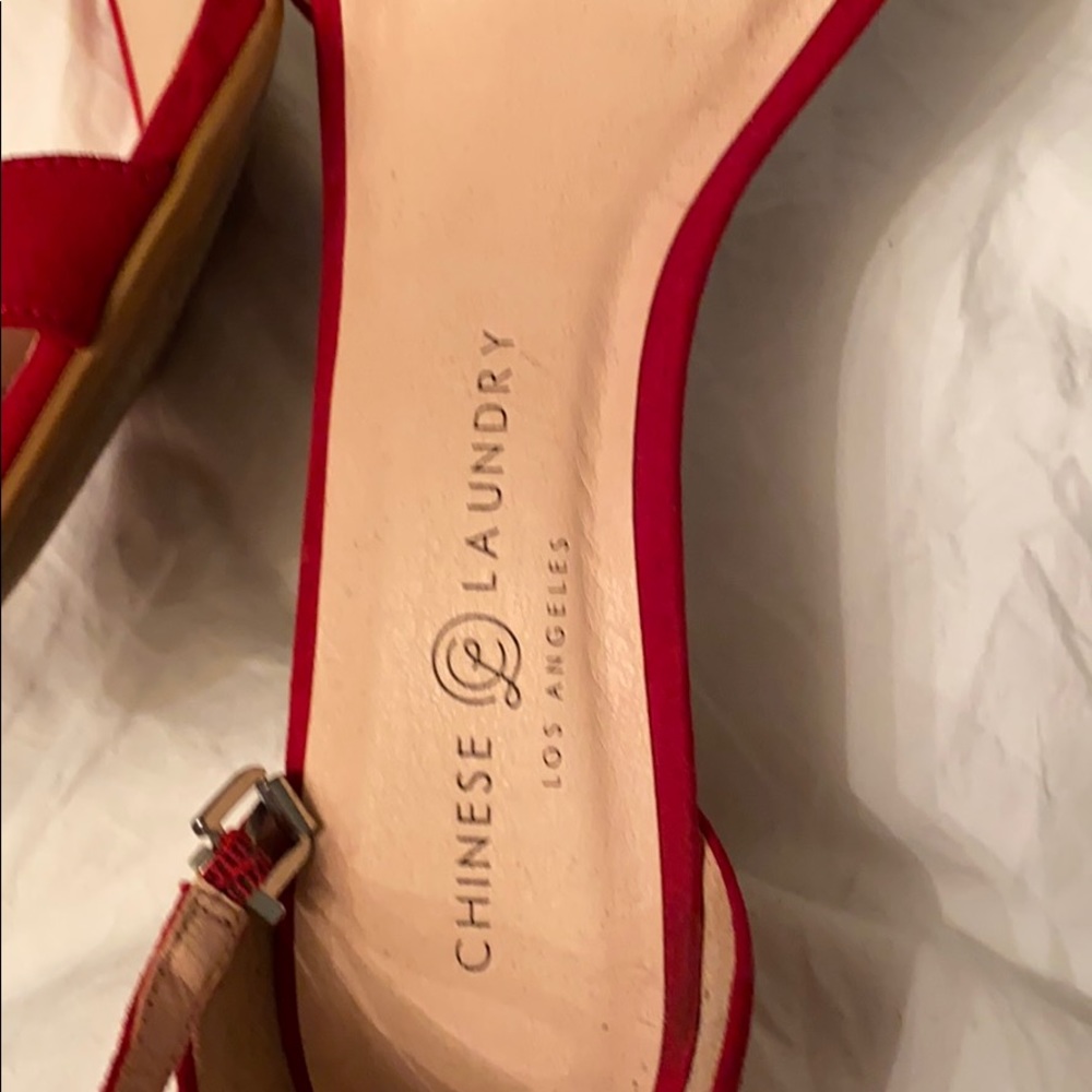 Red heels - Picture 2 of 4